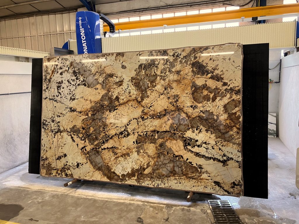 Quartzite pour plan de travail de cuisine - Marbrerie Garcia Quartzite pour plan de travail de cuisine - Marbrerie Garcia